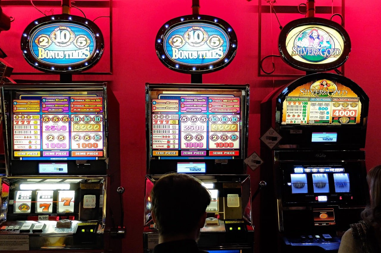 qq2881 platform taruhan olahraga dan live casino terpercaya Indonesia